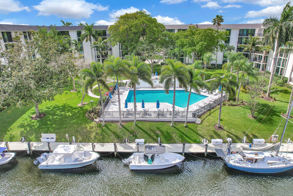 RIVER REACH CONDOMINIUM III - Residential