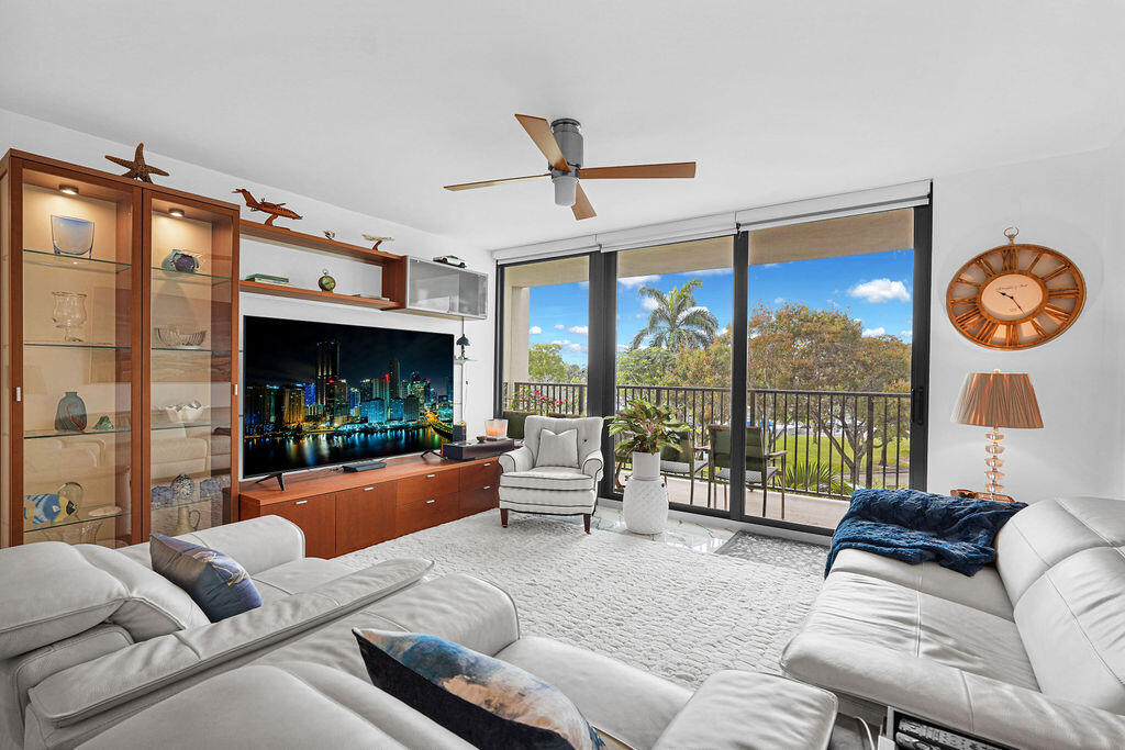 RIVER REACH CONDOMINIUM III - Residential