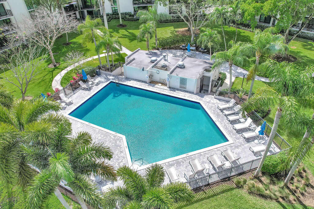 RIVER REACH CONDOMINIUM III - Residential