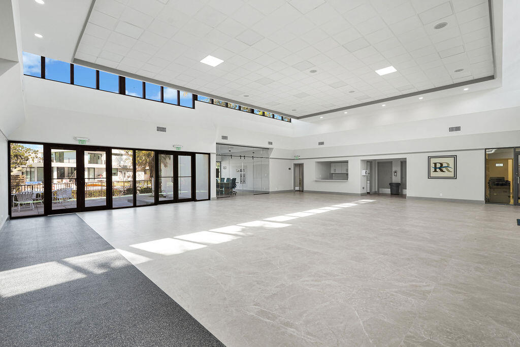 RIVER REACH CONDOMINIUM III - Residential