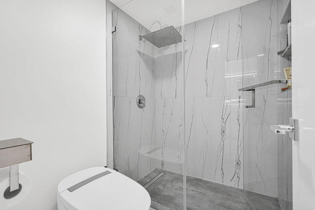 RIVER REACH CONDOMINIUM III - Residential