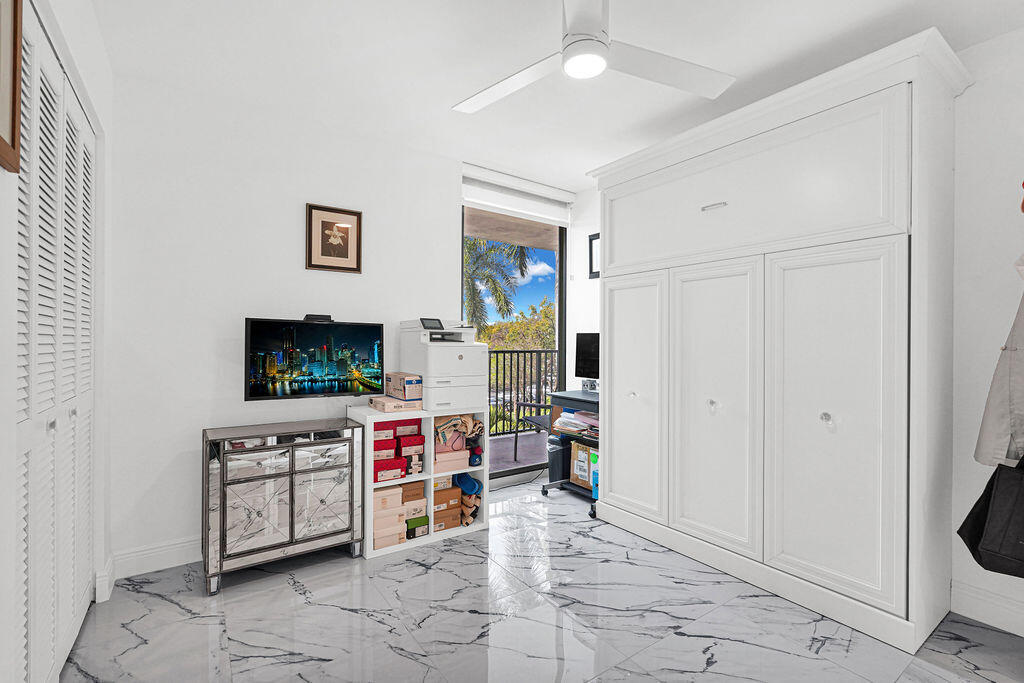 RIVER REACH CONDOMINIUM III - Residential