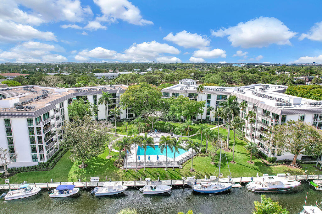 RIVER REACH CONDOMINIUM III - Residential