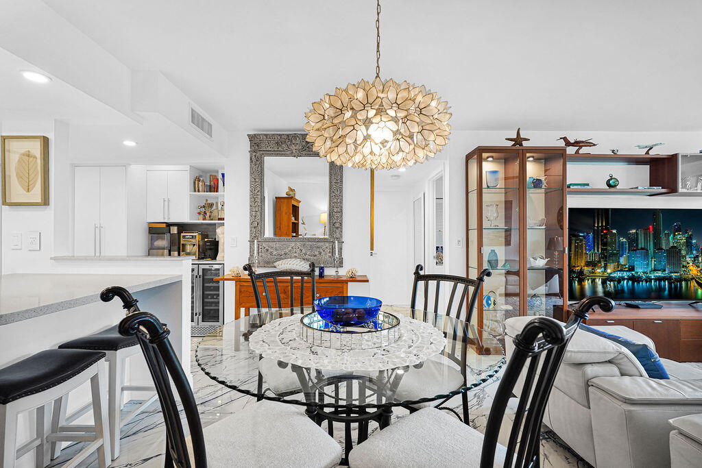 RIVER REACH CONDOMINIUM III - Residential