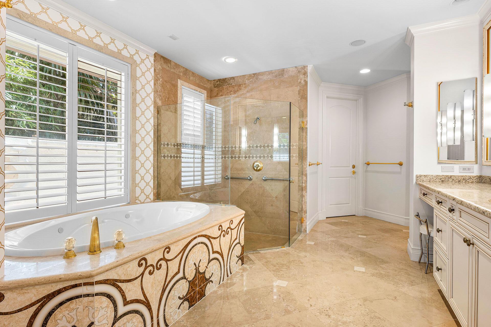 ROYAL PALM YACHT & COUNTR - Residential