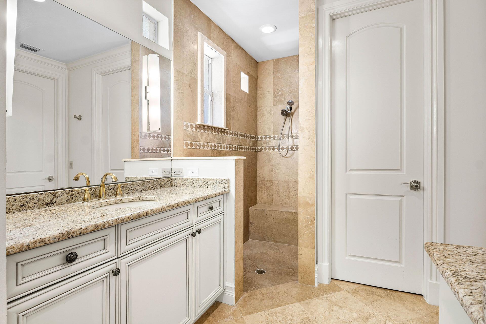 ROYAL PALM YACHT & COUNTR - Residential