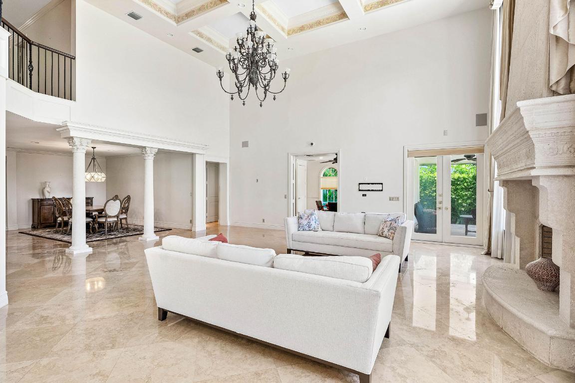 ROYAL PALM YACHT & COUNTRY CLUB - Residential