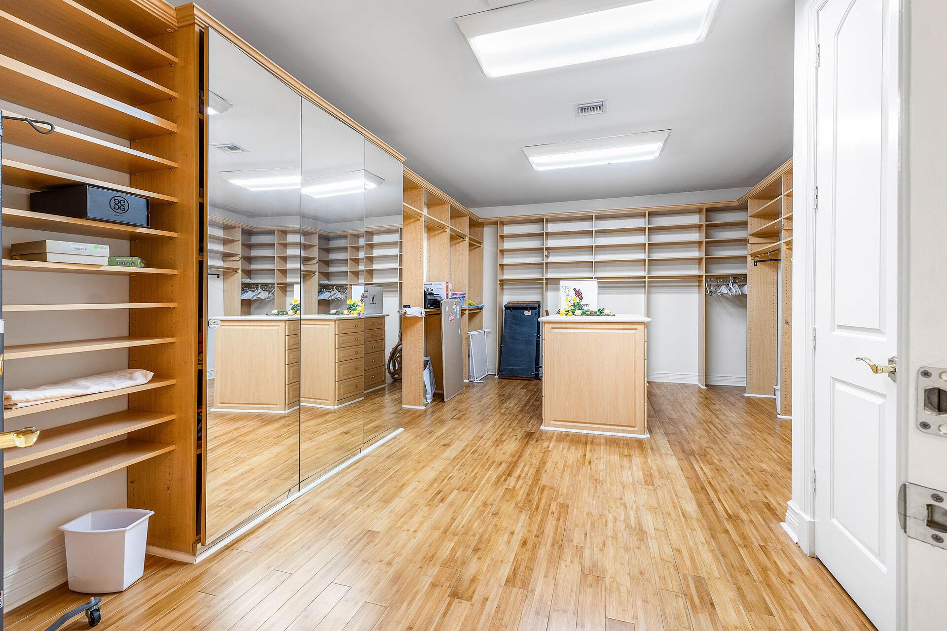 ROYAL PALM YACHT & COUNTR - Residential