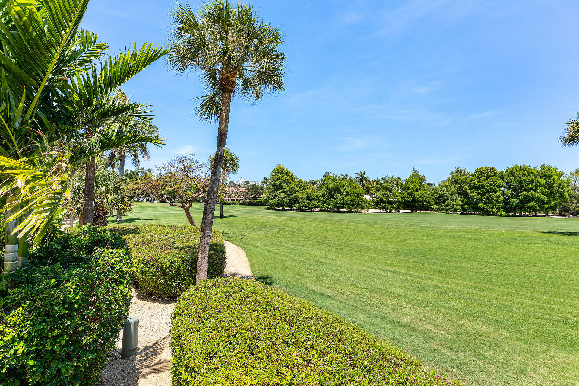 ROYAL PALM YACHT & COUNTRY CLUB - Residential