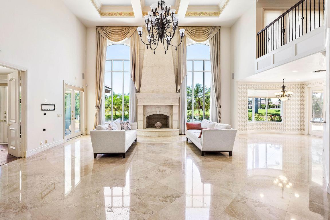 ROYAL PALM YACHT & COUNTRY CLUB - Residential