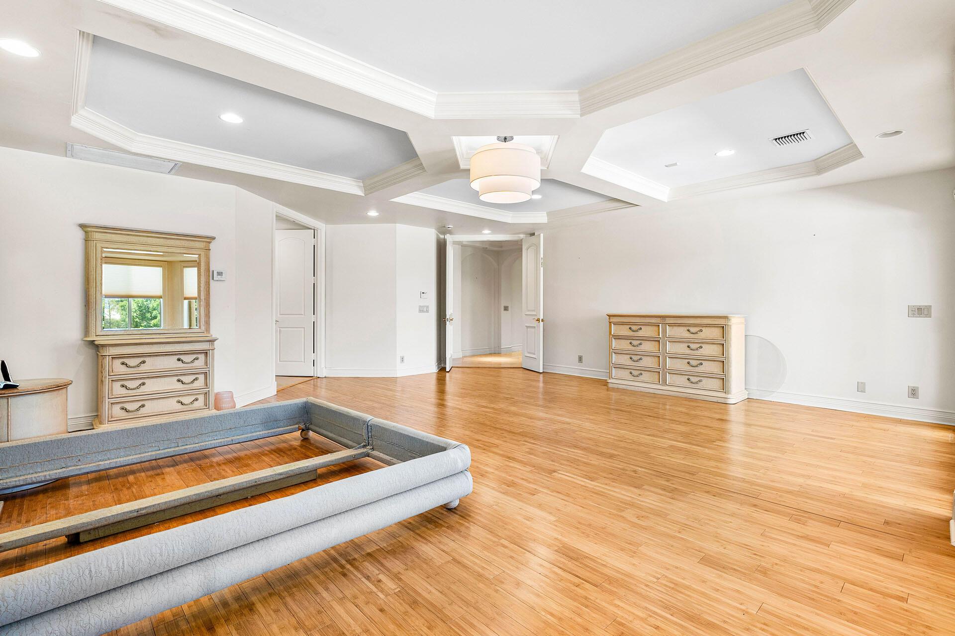 ROYAL PALM YACHT & COUNTR - Residential