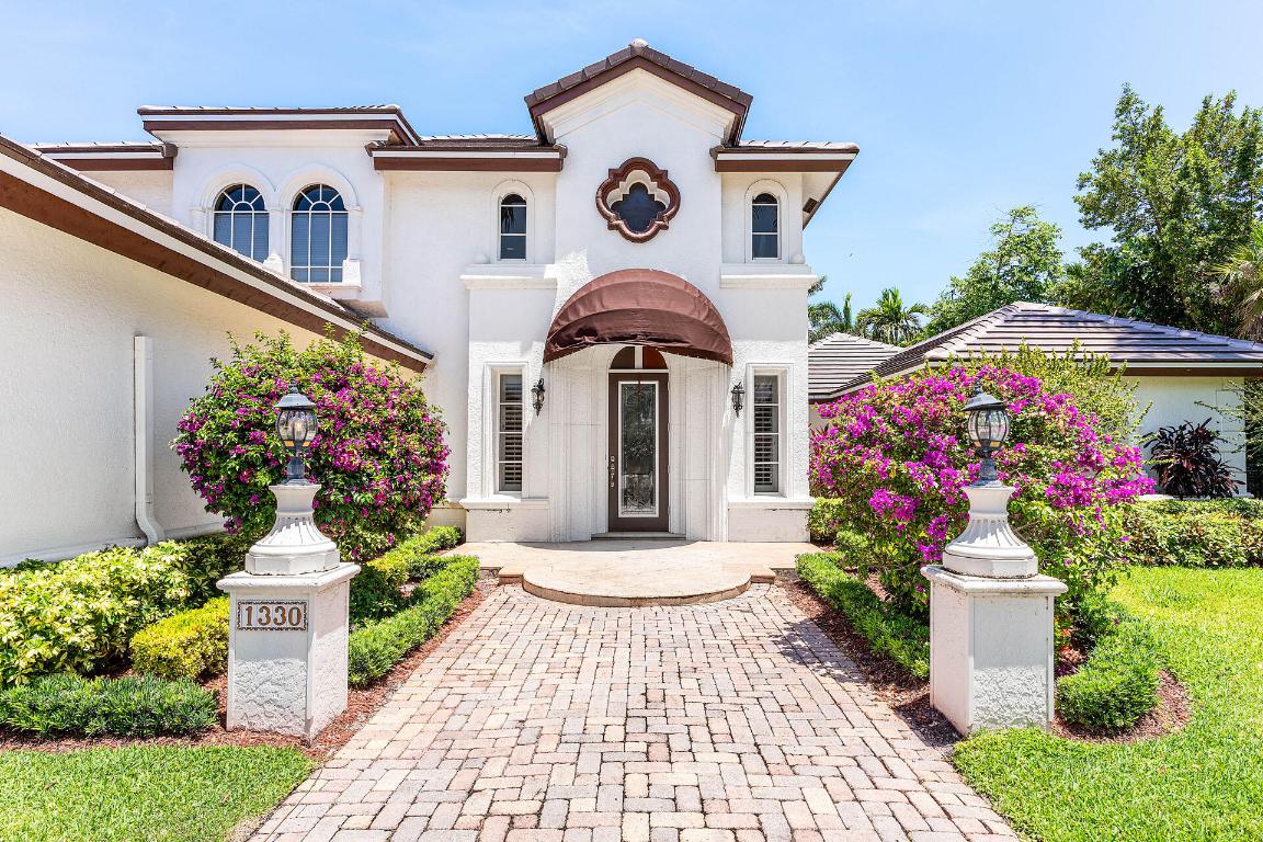 ROYAL PALM YACHT & COUNTRY CLUB - Residential