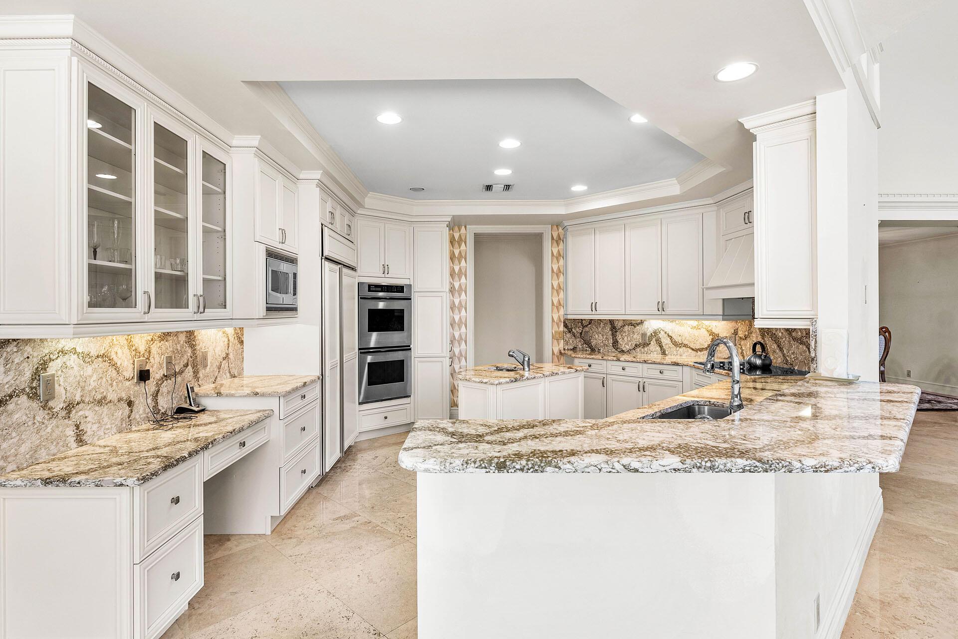 ROYAL PALM YACHT & COUNTR - Residential