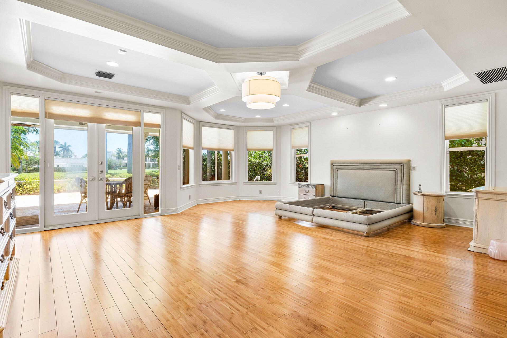 ROYAL PALM YACHT & COUNTR - Residential