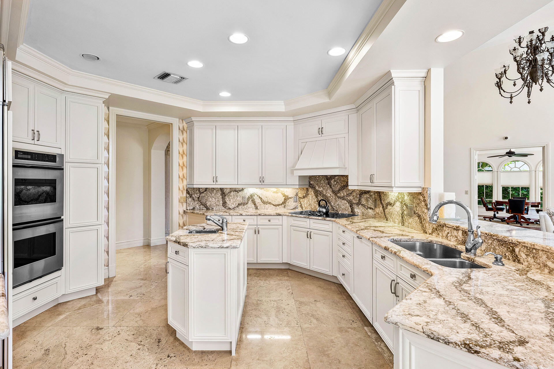 ROYAL PALM YACHT & COUNTRY CLUB - Residential