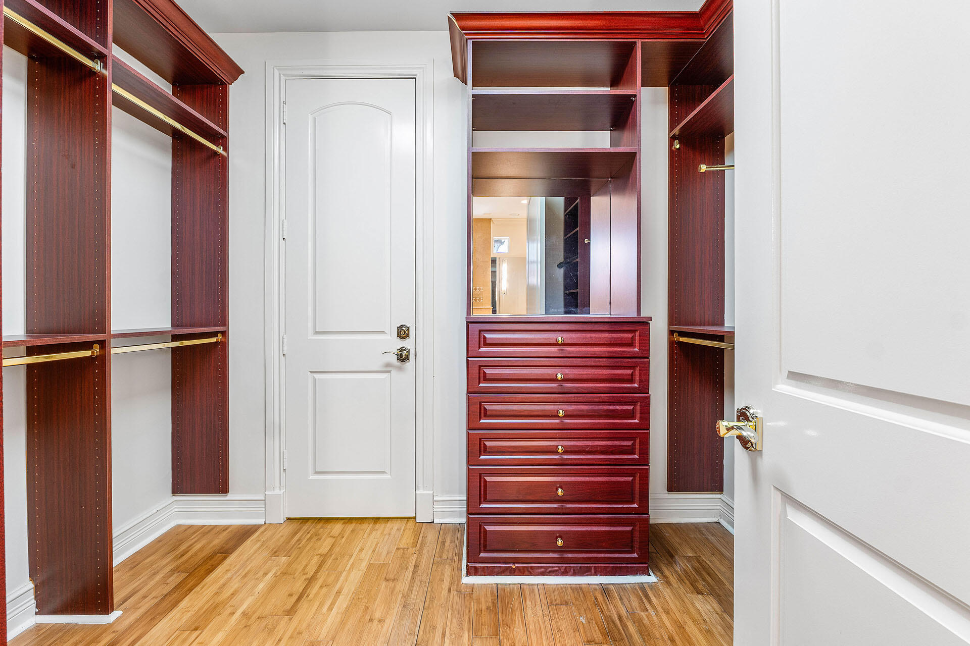 ROYAL PALM YACHT & COUNTRY CLUB - Residential