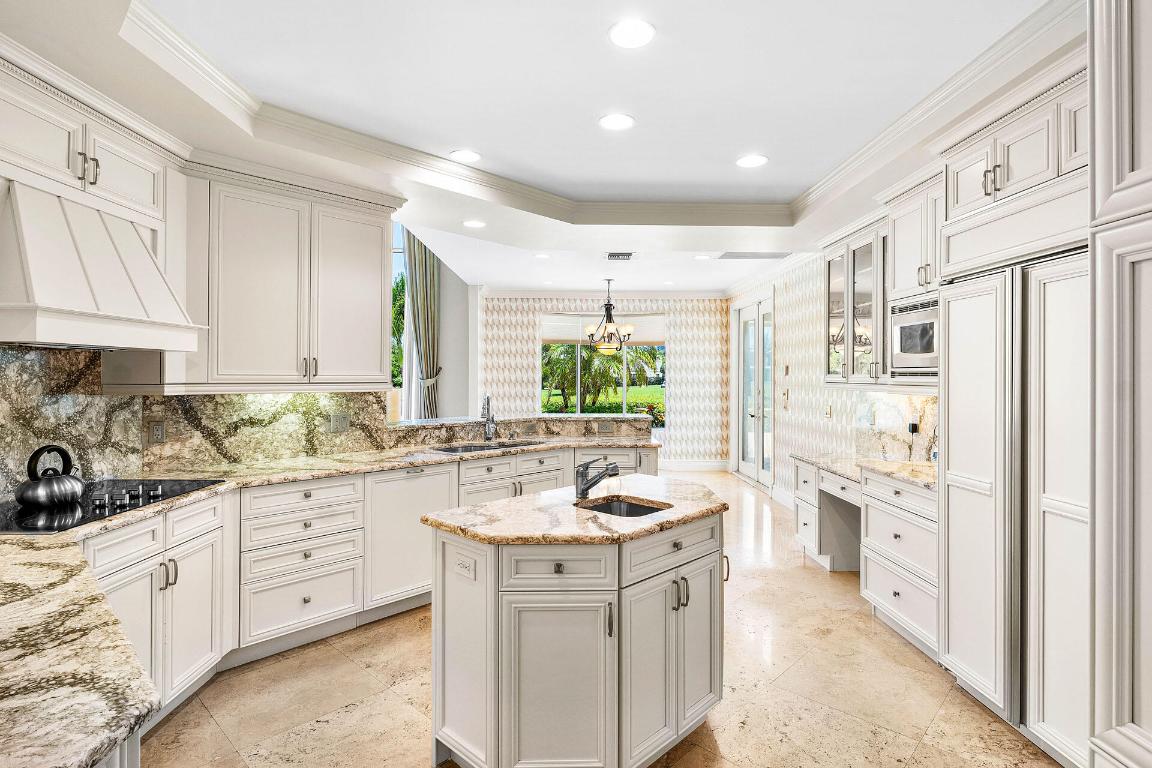 ROYAL PALM YACHT & COUNTRY CLUB - Residential