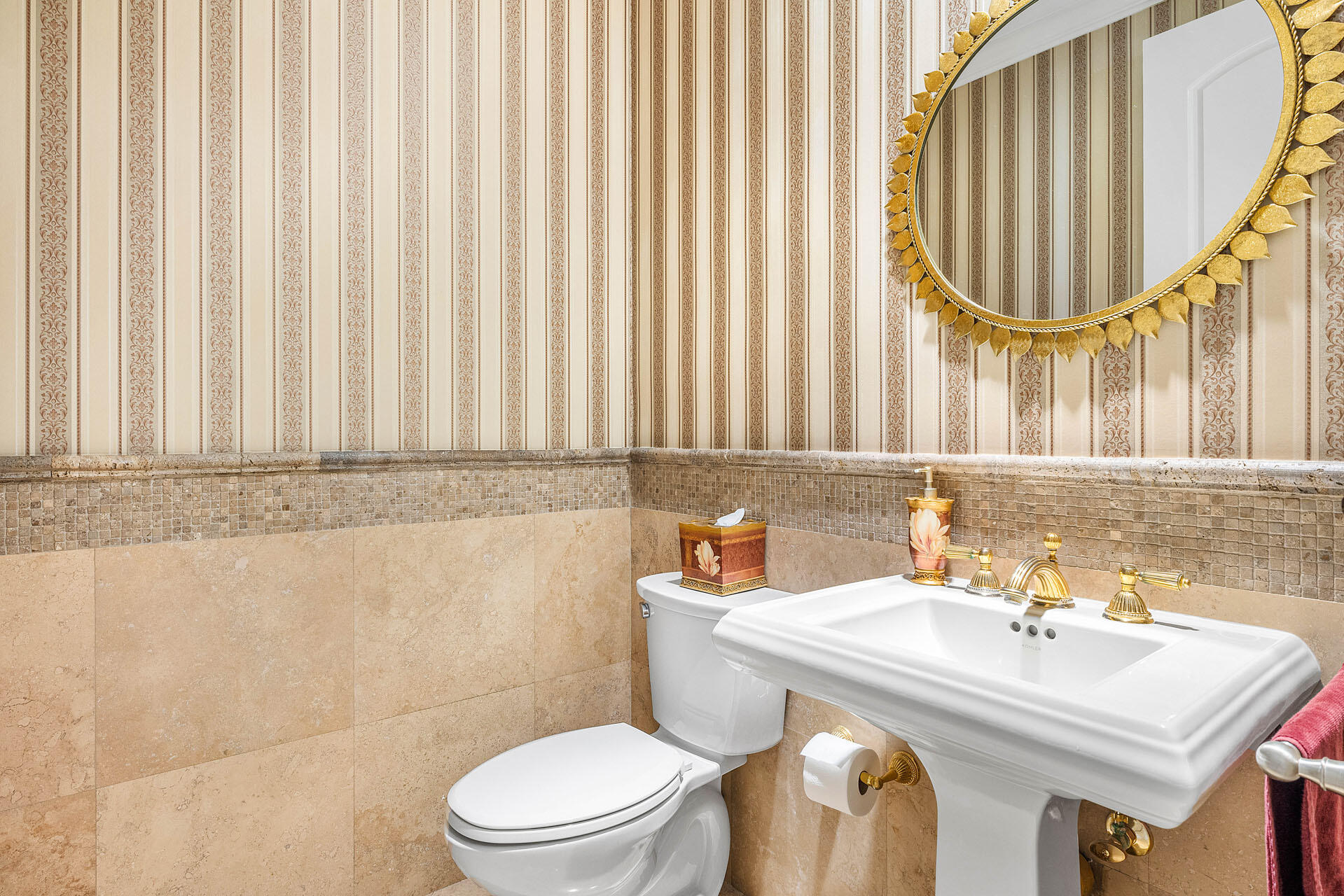 ROYAL PALM YACHT & COUNTRY CLUB - Residential