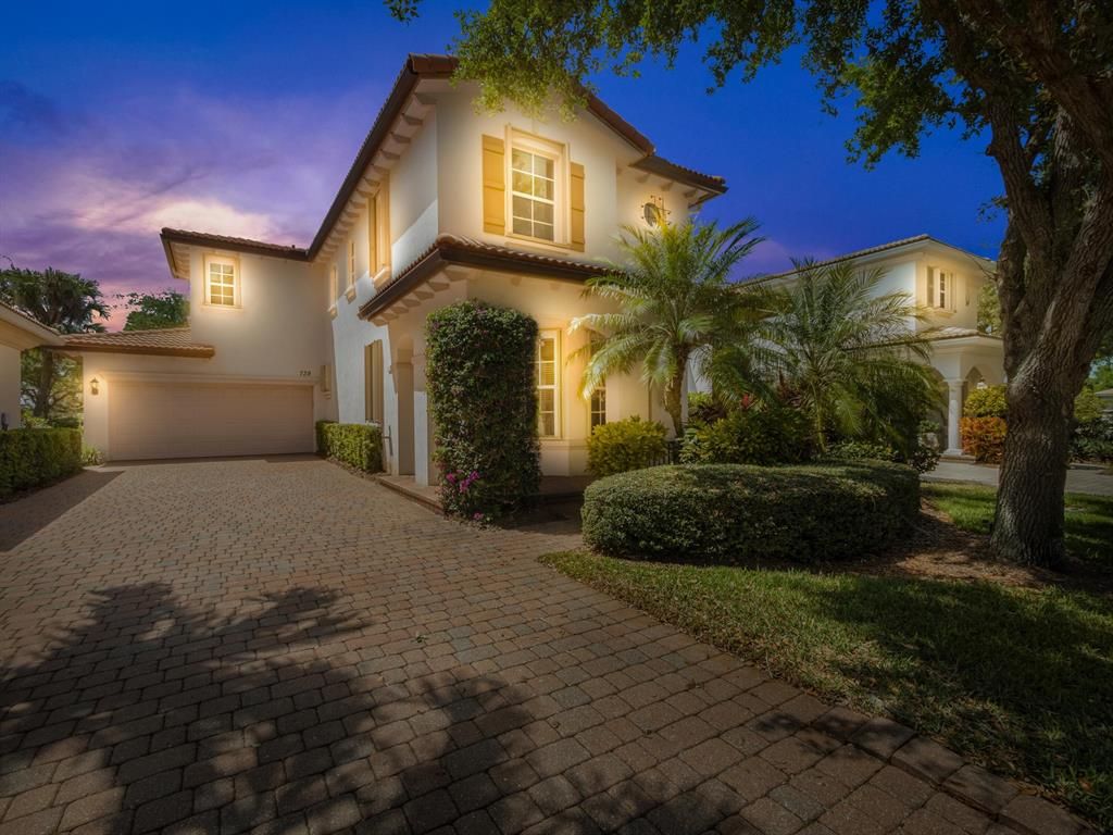 Photo of 739 Duchess Court, Palm Beach Gardens, FL 33410 (MLS # R10876264)