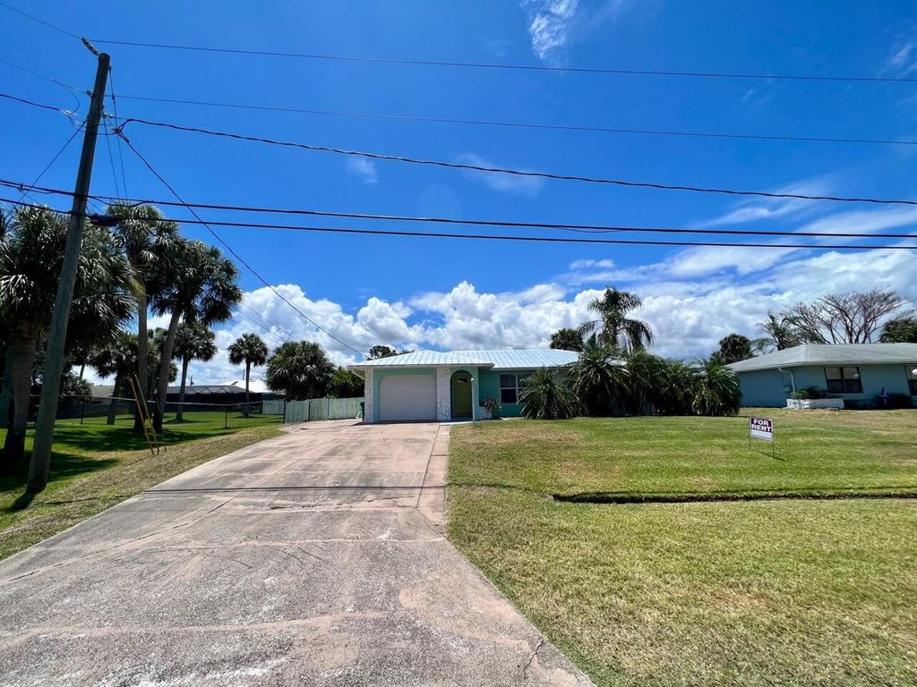 Photo of 1608 SW Ocean Cove Avenue, Port Saint Lucie, FL 34953 (MLS # R10994557)