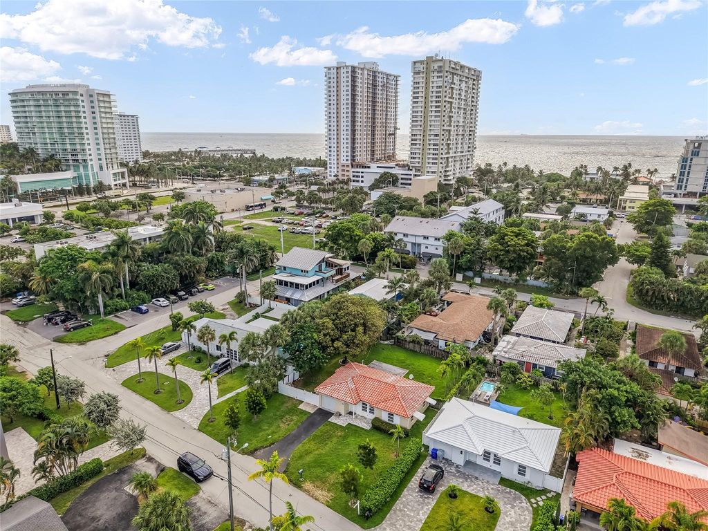 Photo of 208 S Riverside Drive, Pompano Beach, FL 33062 (MLS # F10528928)