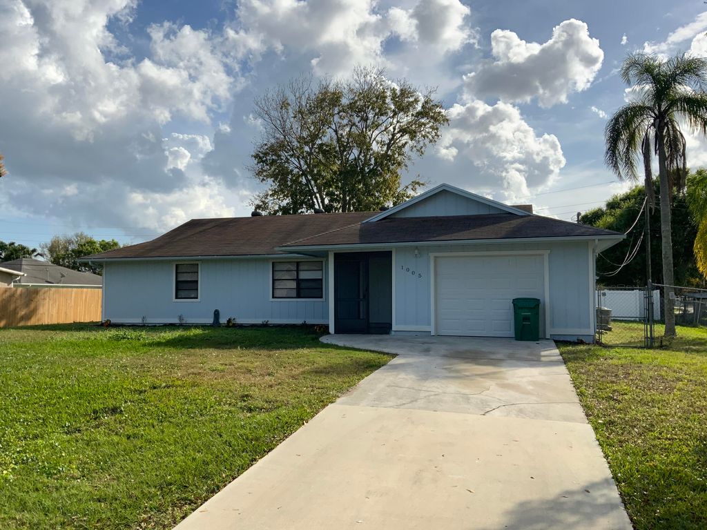 Photo of 1005 Echo Street, Fort Pierce, FL 34982 (MLS # R10768964)