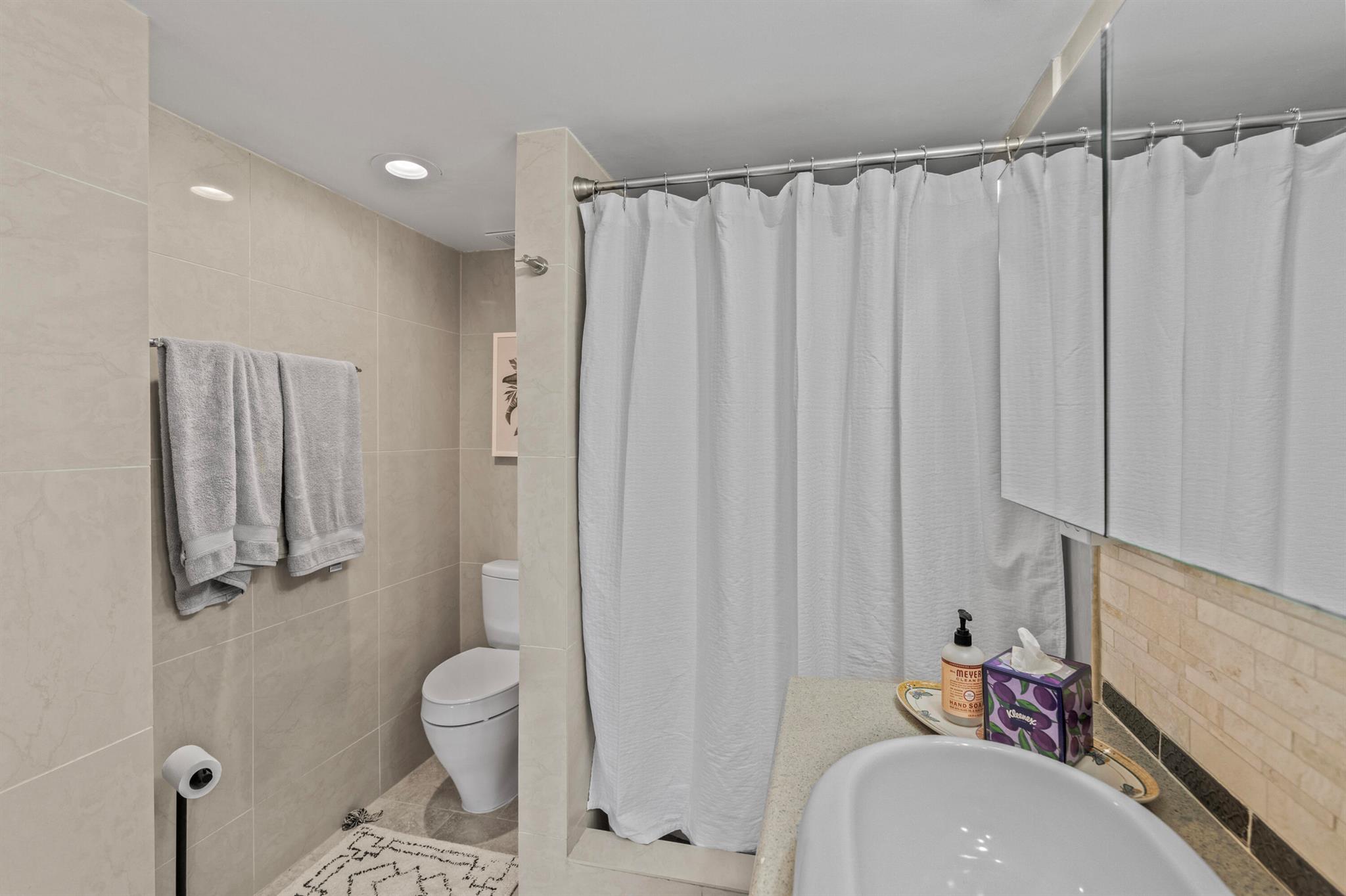 BOCA HOUSE CONDO - Residential Lease