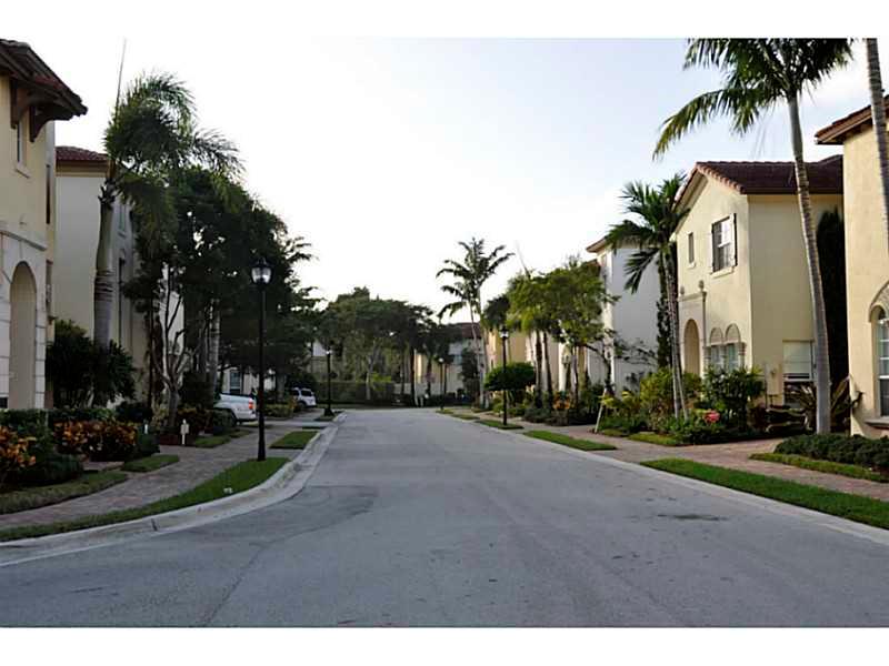 Royal Poinciana - Residential Lease