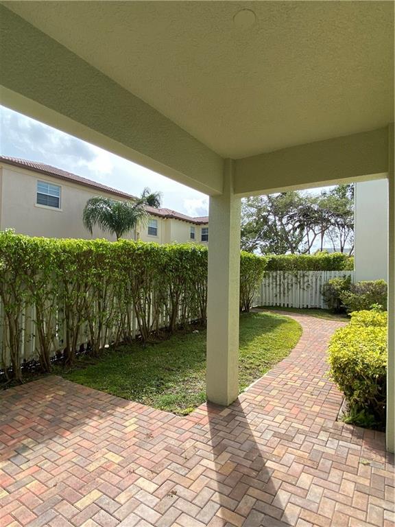 Royal Poinciana - Residential Lease
