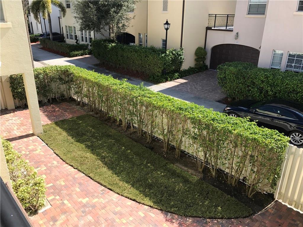 Royal Poinciana - Residential Lease