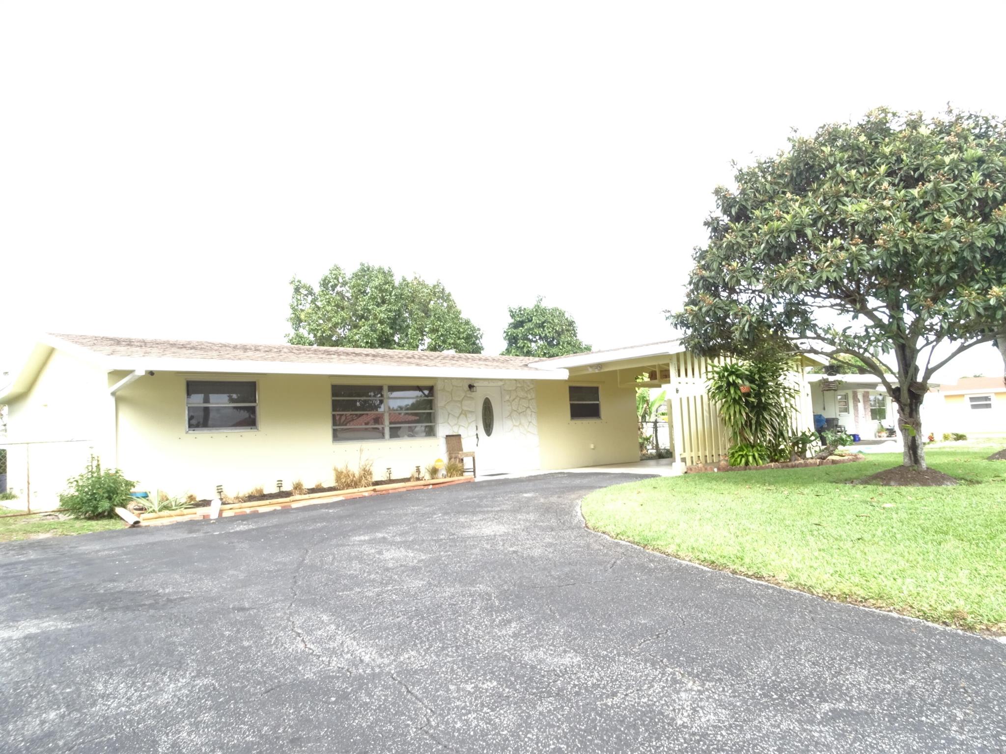 Wonderful Rental Property 3/2 Landry Room with washer/dryer. Large back yard and driveway, along with plenty of parking. Lawn care included in the rent. Centrally located near I-95, airport and downtown WPB and Lake Worth Beach. It is rented as is