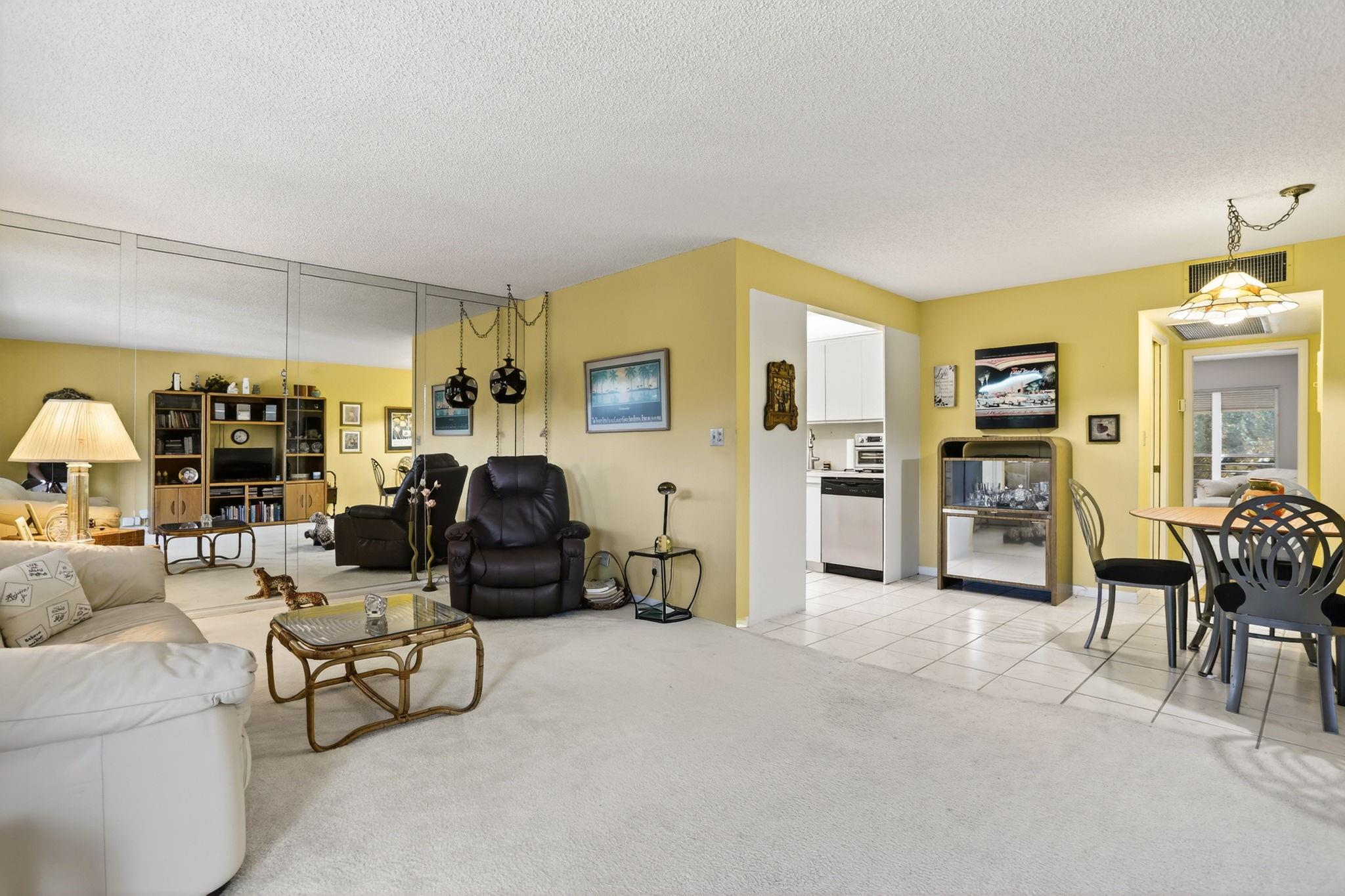 2301 Lucaya Ln K3