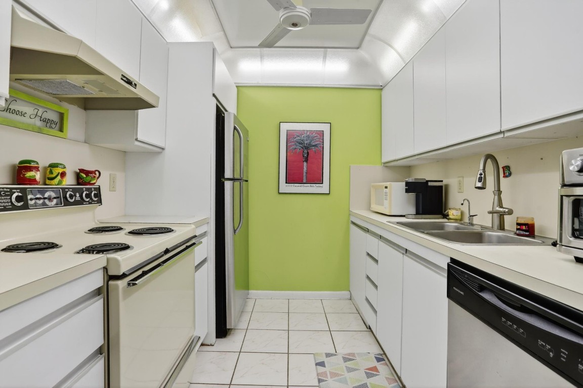 WYNMOOR VILLAGE - Residential