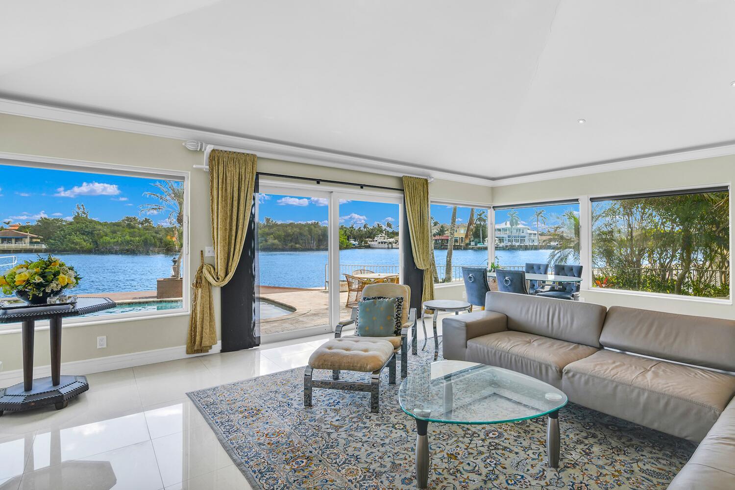 LEE MANOR ISLES - Residential