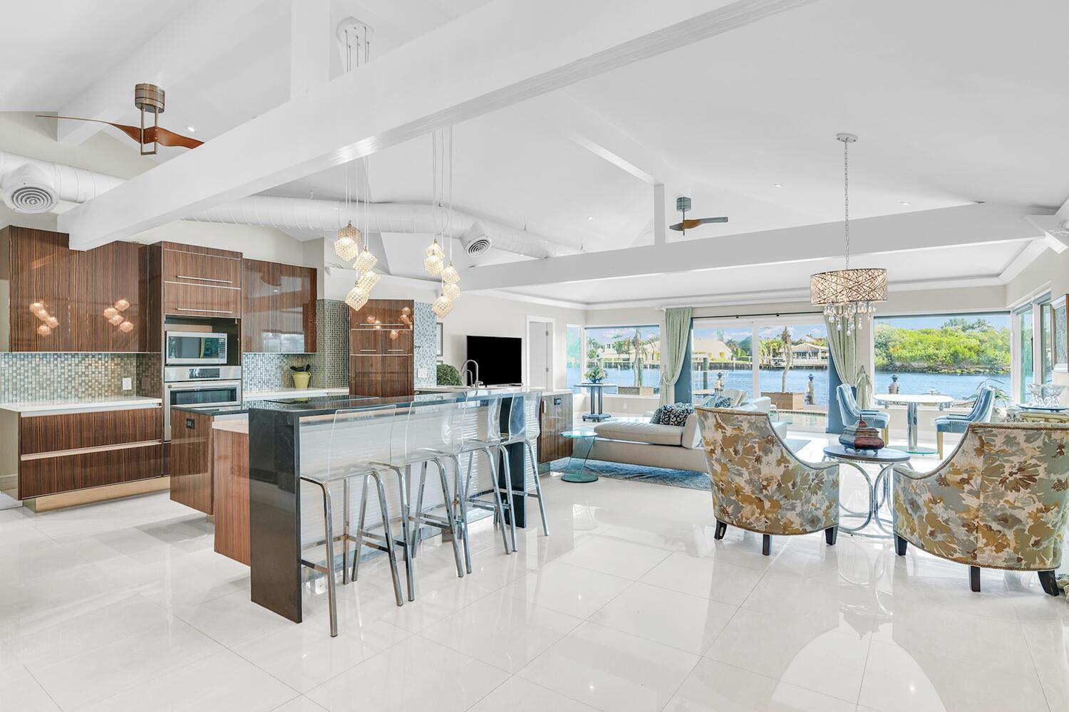 LEE MANOR ISLES - Residential