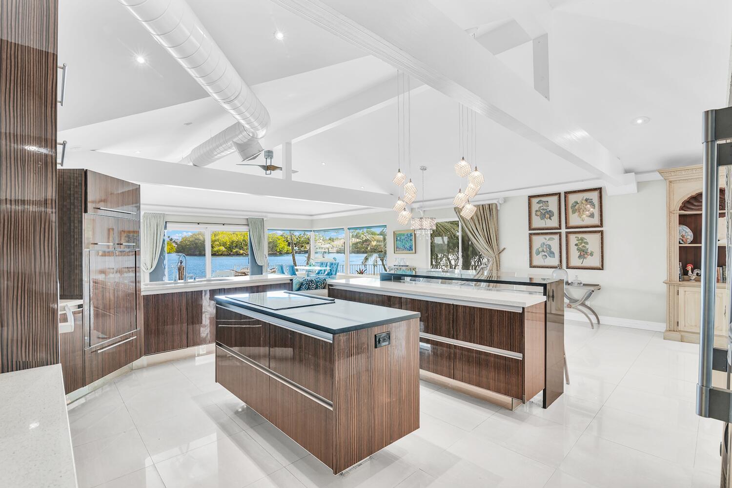 LEE MANOR ISLES - Residential