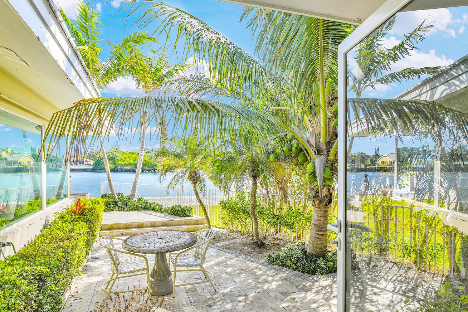 LEE MANOR ISLES - Residential