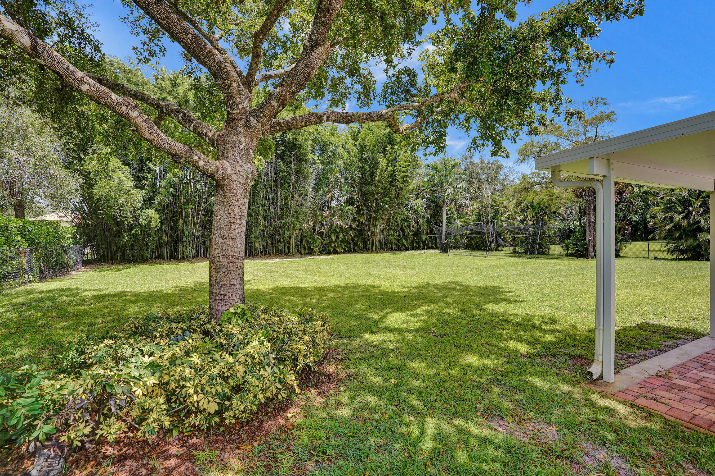 LEGEND LAKE ESTATES - Residential