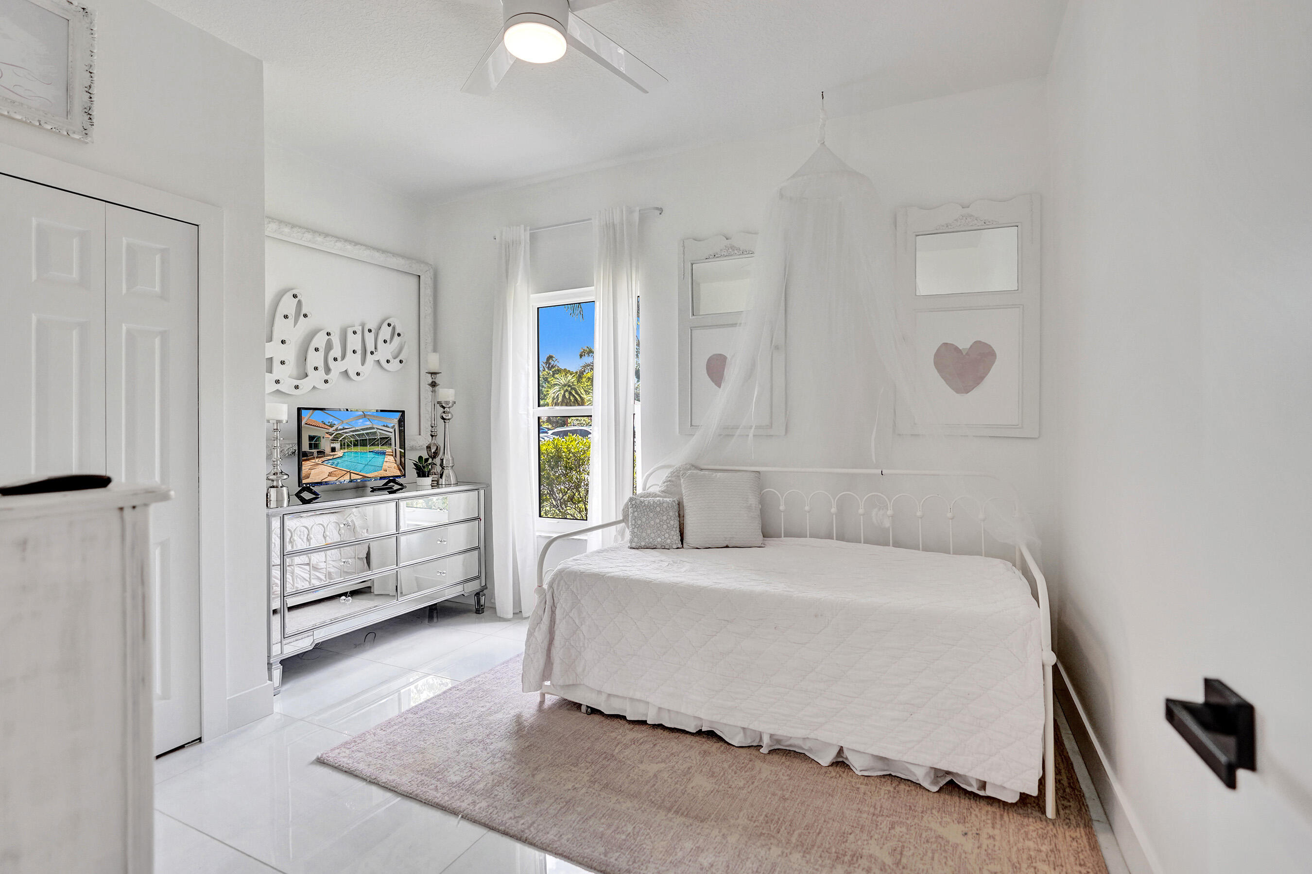 LEGEND LAKE ESTATES - Residential