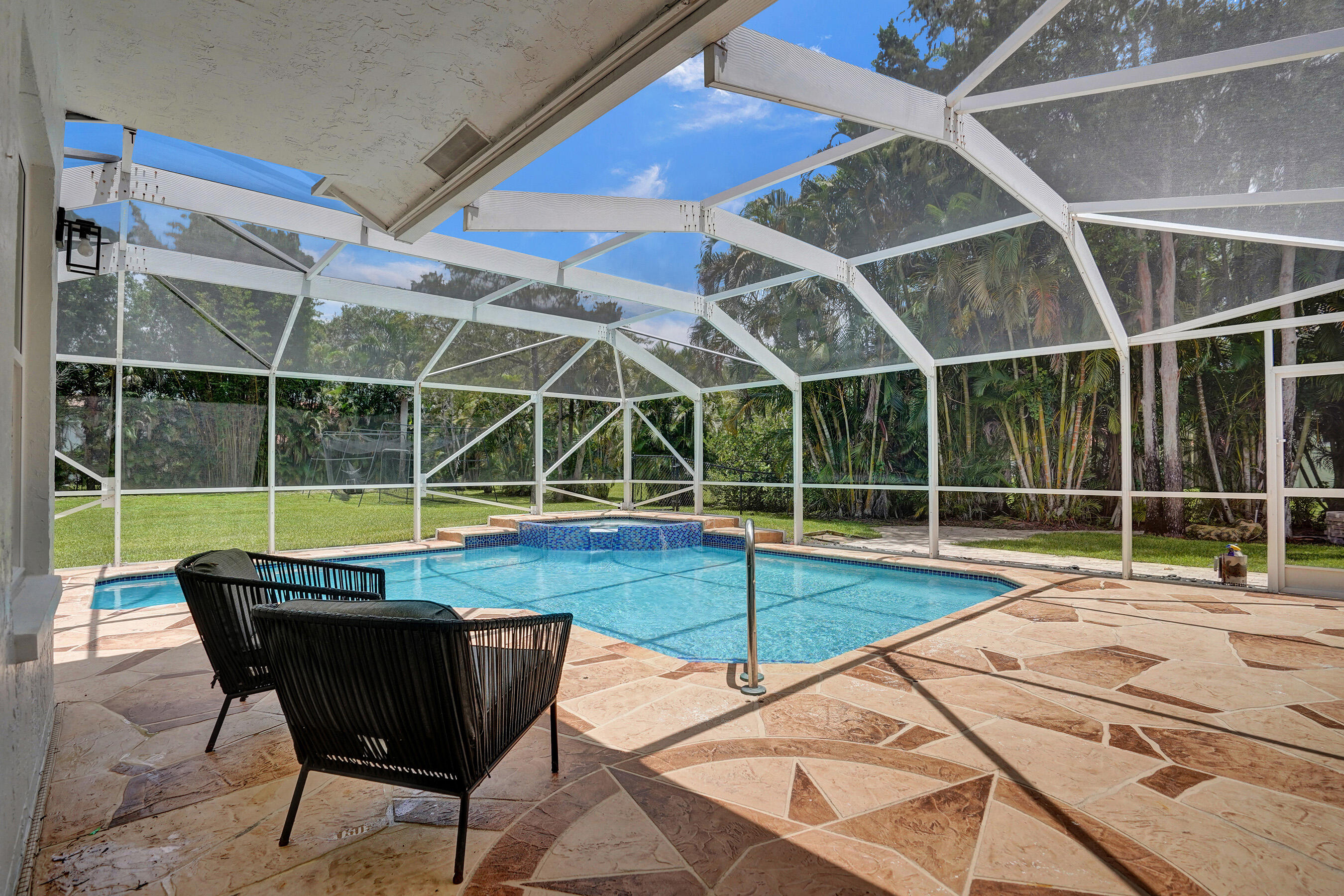 LEGEND LAKE ESTATES - Residential