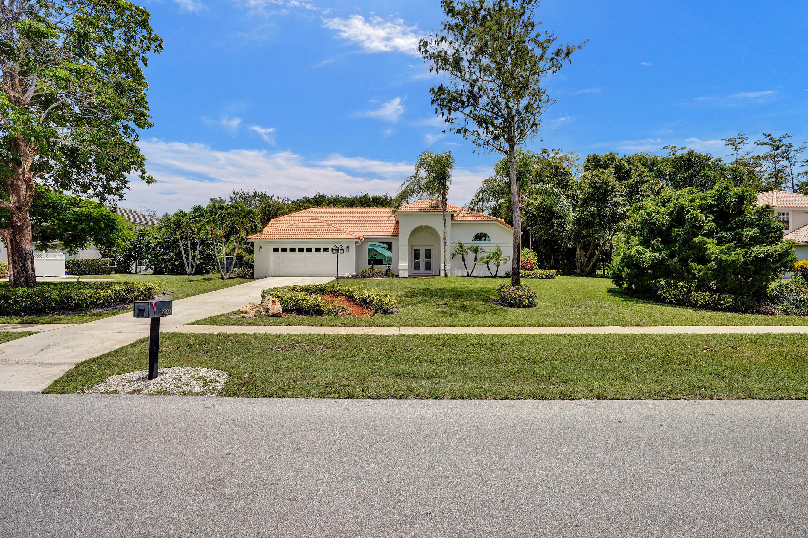 LEGEND LAKE ESTATES - Residential