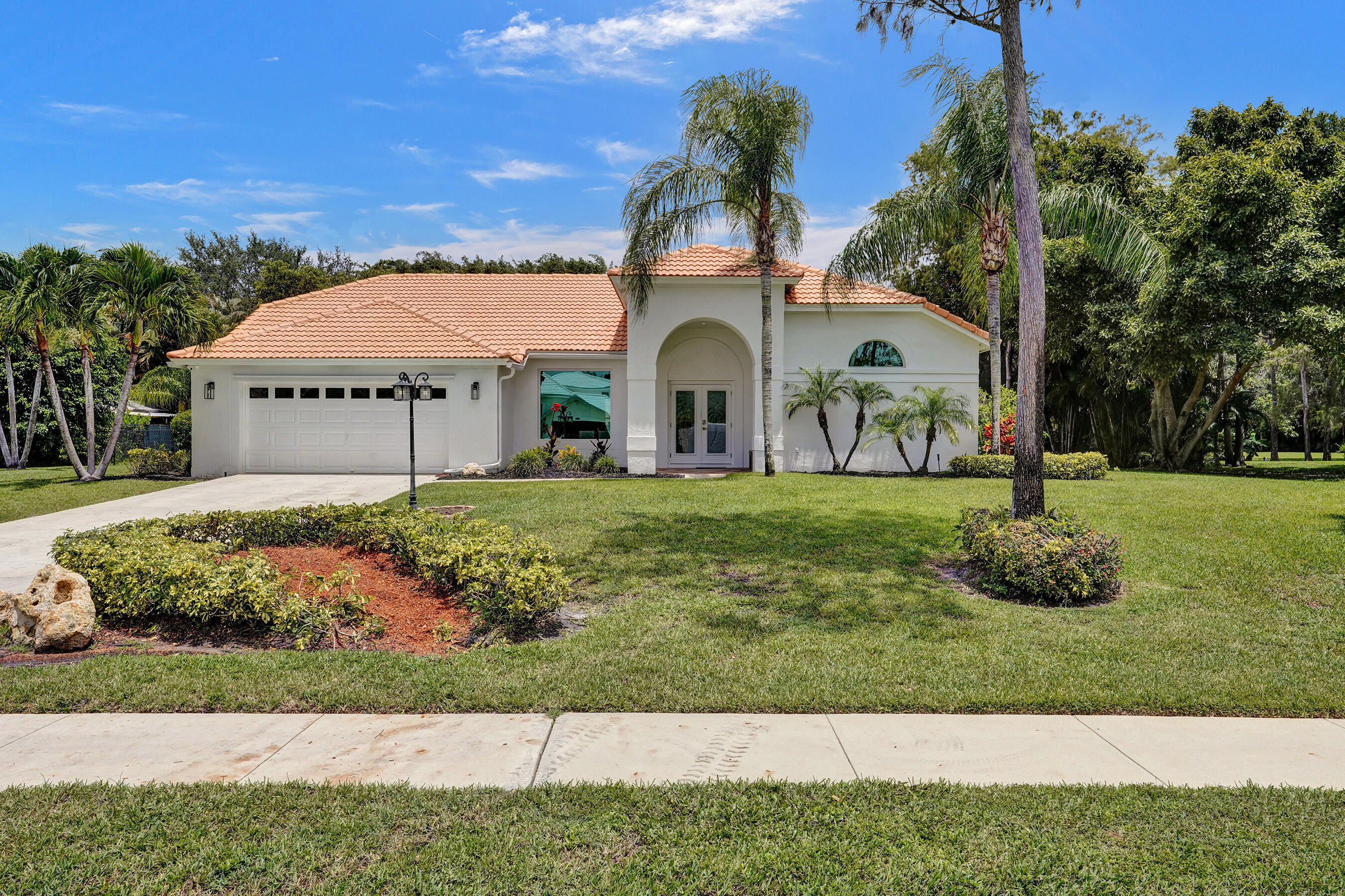 LEGEND LAKE ESTATES - Residential