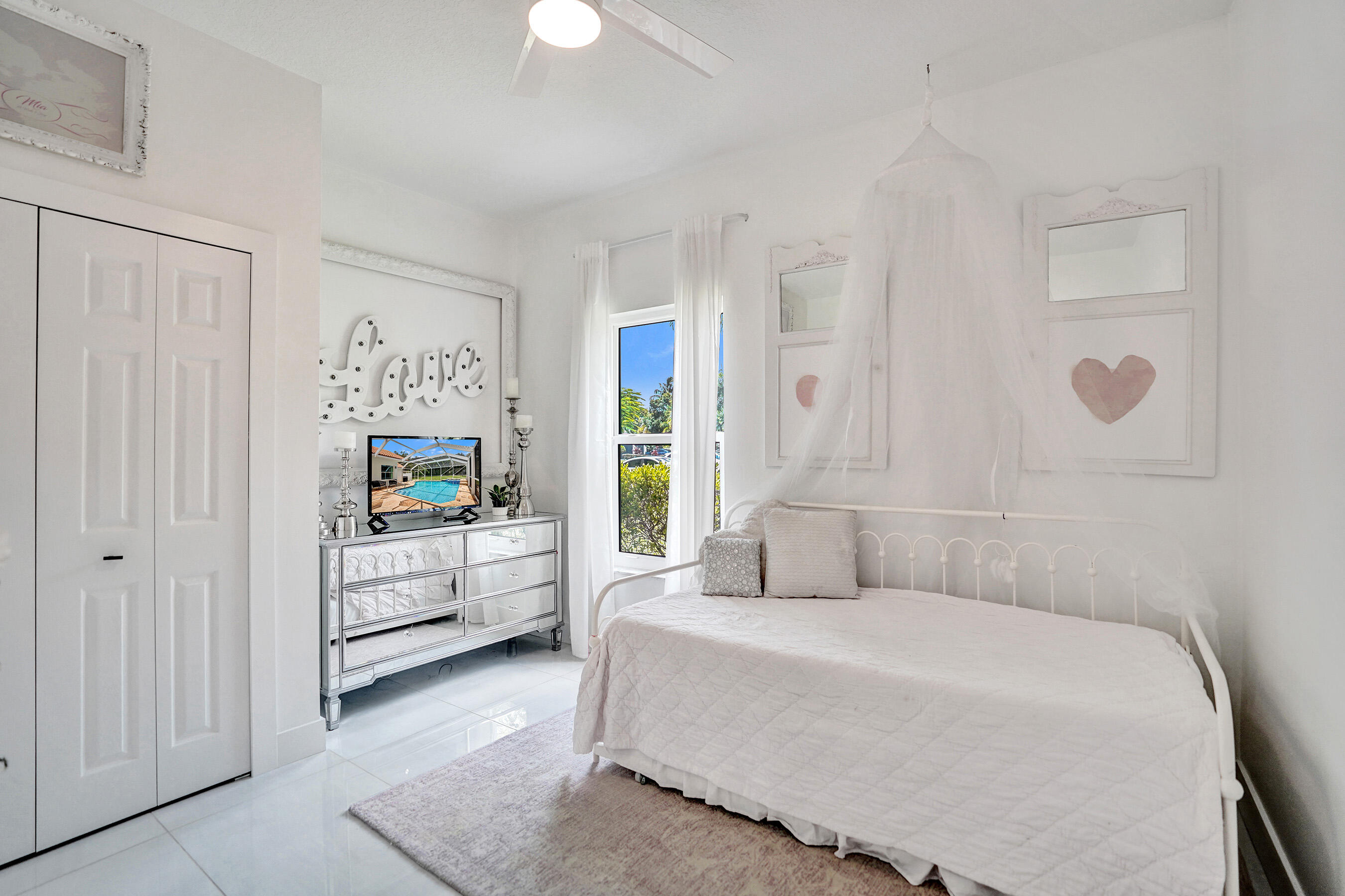 LEGEND LAKE ESTATES - Residential