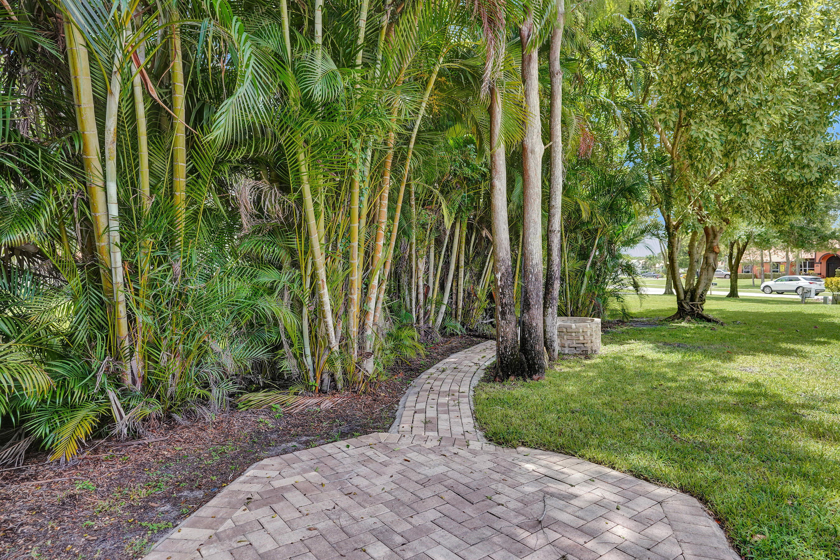 LEGEND LAKE ESTATES - Residential