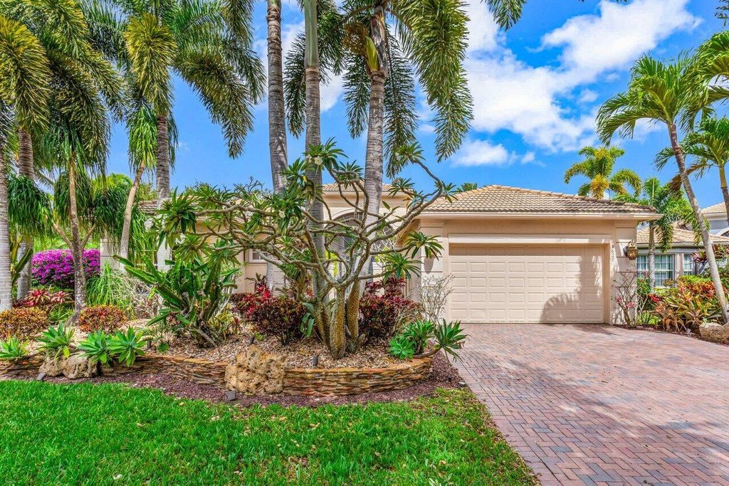 Photo of 8627 Tierra Lago Cove, Lake Worth, FL 33467 (MLS # R11078854)