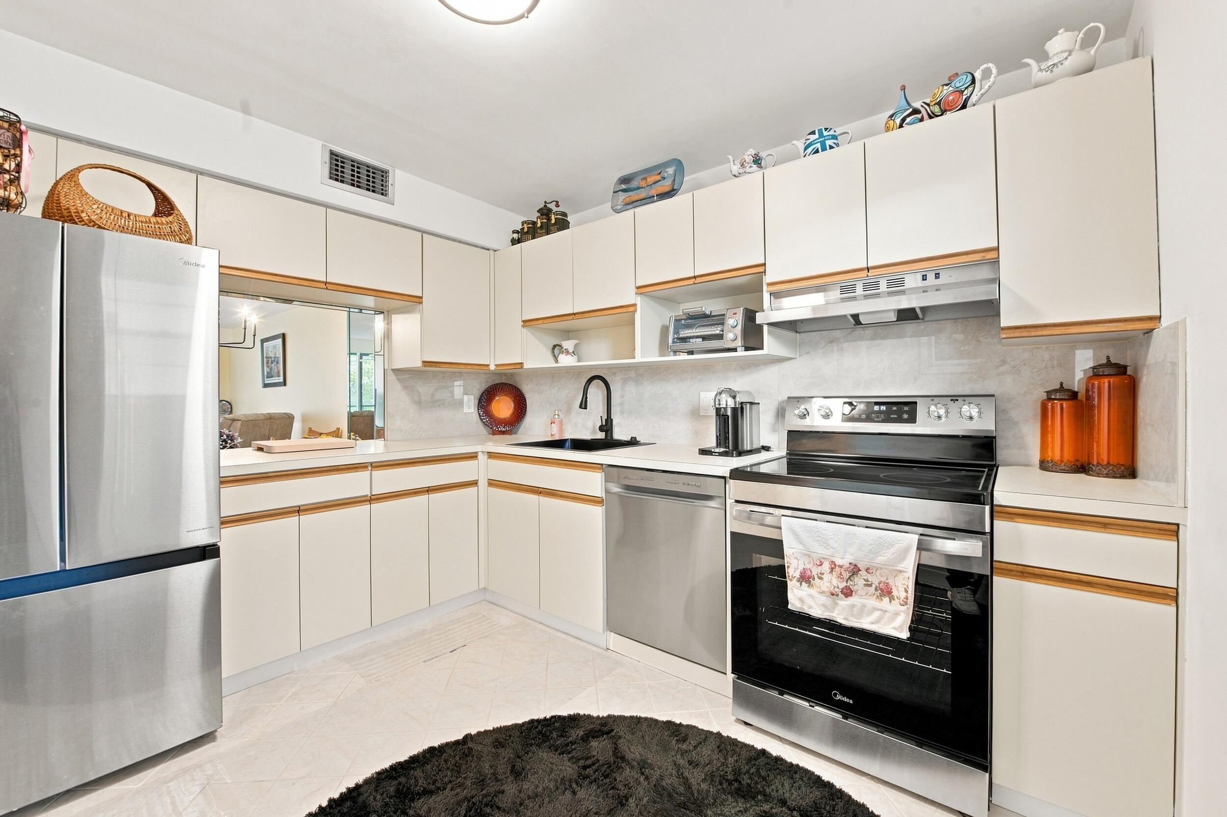 View photos, virtual tours, details... 3231 HOLIDAY SPRINGS Boulevard 205