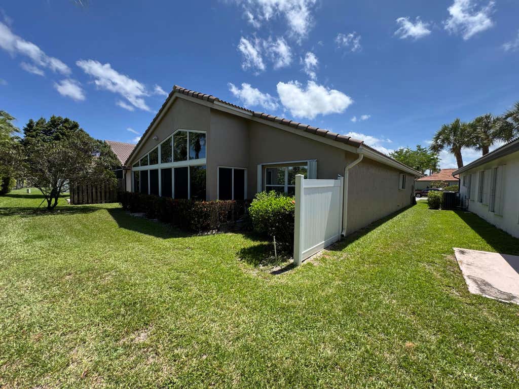Photo of 6693 Sun River Road, Boynton Beach, FL 33437 (MLS # B26040508)