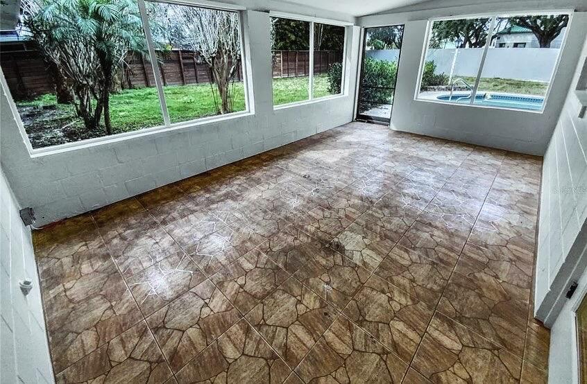 VILLAGE GREEN - Residential