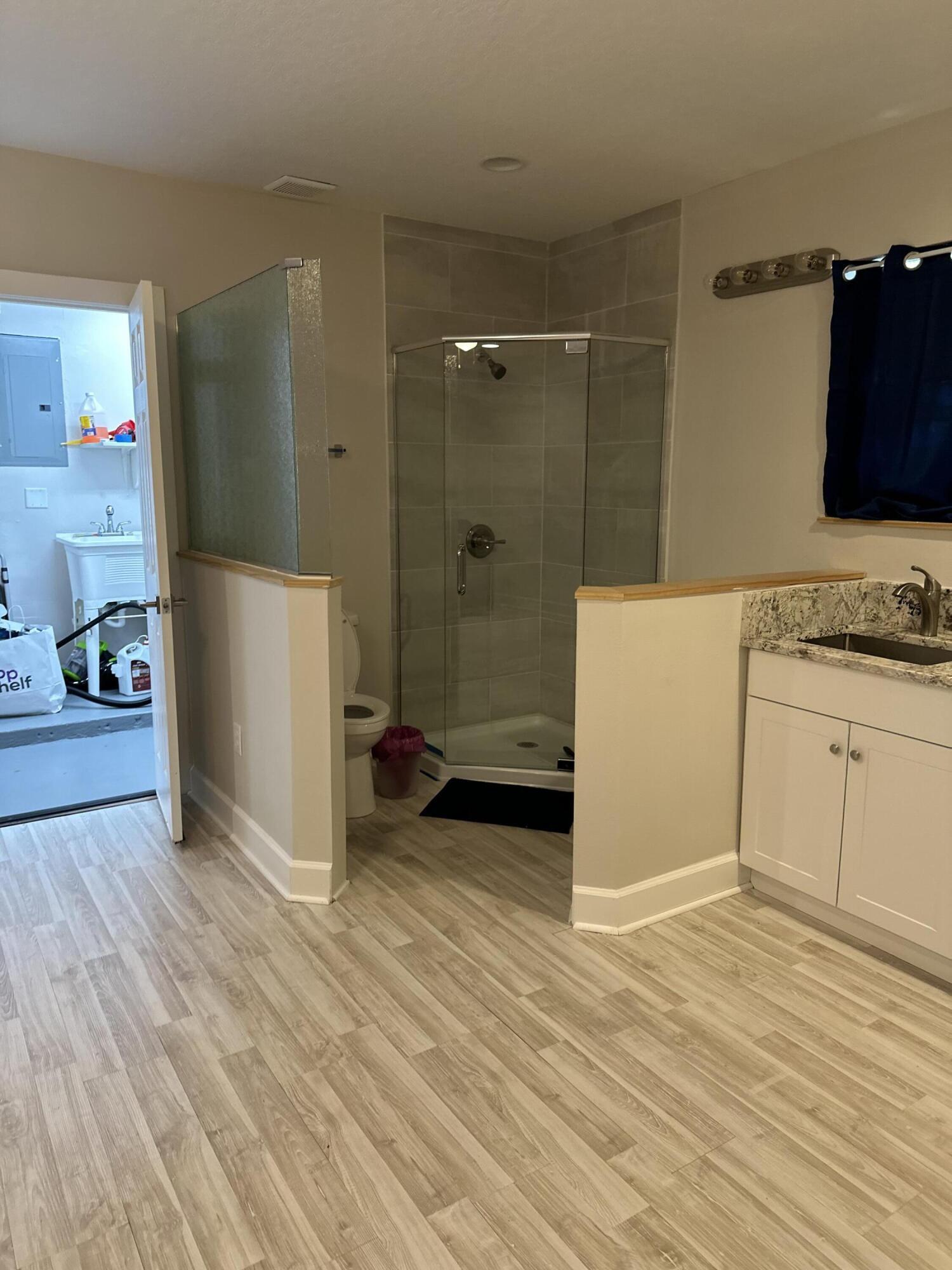 VILLAGE GREEN - Residential