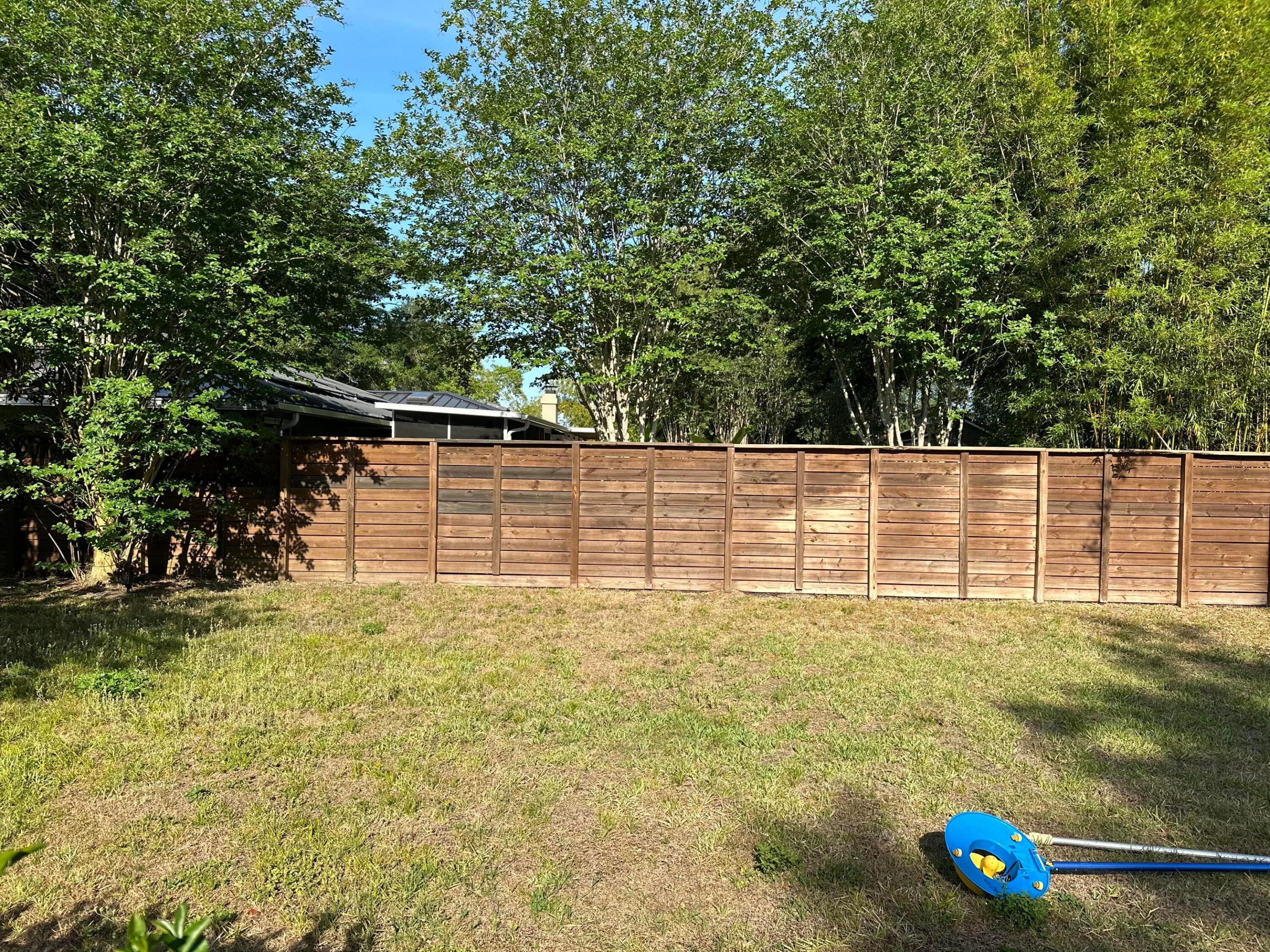 VILLAGE GREEN - Residential